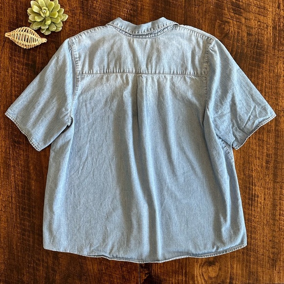 J. Jill | Lightweight Denim Short Sleeve Button Down Shirt - Picture 2 of 6